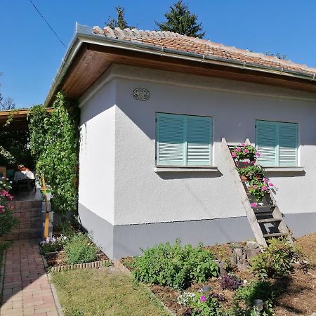 Menta Apartman Mezőkövesd Exterior foto