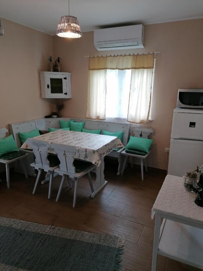 Menta Apartman Mezőkövesd Exterior foto